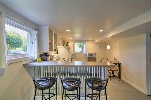 Chic Apartment 2 Blocks from Central Fairhaven! image 18