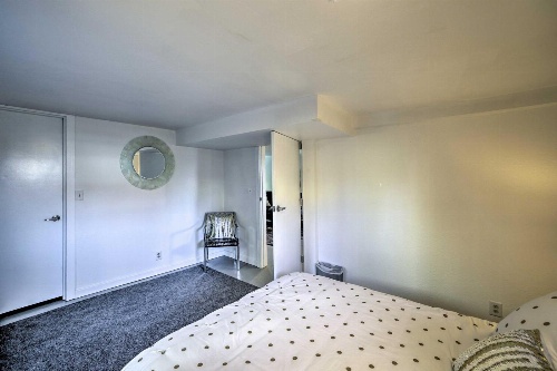 Chic Apartment 2 Blocks from Central Fairhaven! image 4